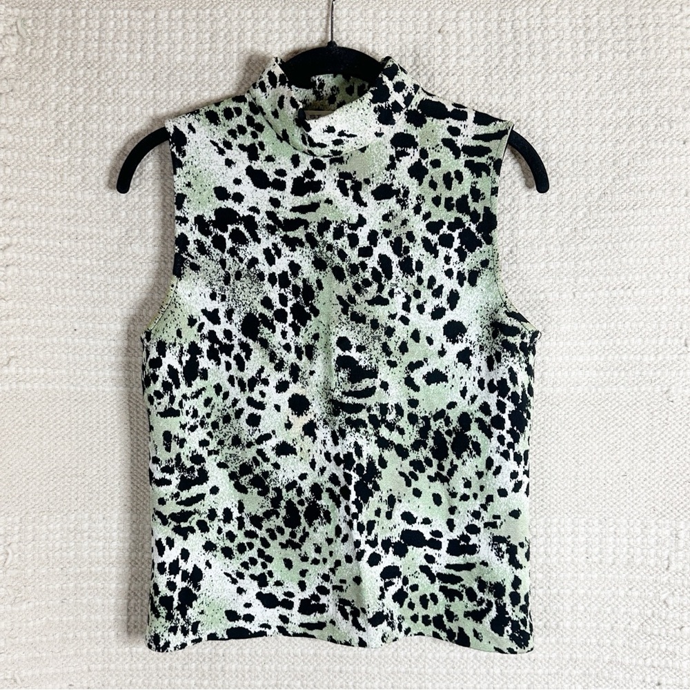 ST. JOHN light green leopard print mock neck sleeveless knit top XS
